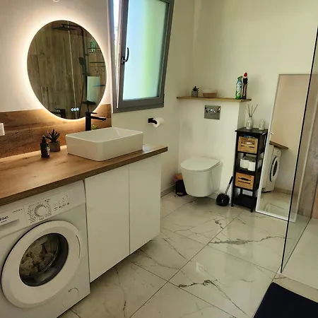 La Petite Maison D'adele Apartment