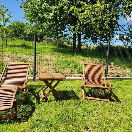 La Petite Maison D'adele * Hargeville-sur-Chee